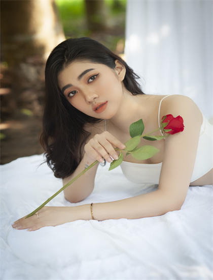 私密浏览器看片视频_玉楼春女子群像大片_悠悠在线观看精品视频